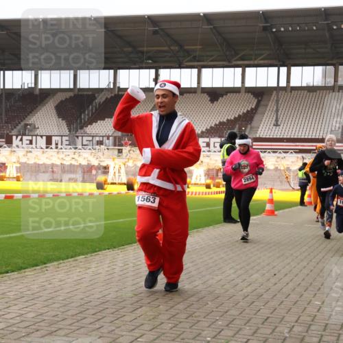 08.12.2024 - St. Pauli X-Mass-Run No. 14 Yannick Fuchs http://msf.ph/oto/7472015 08.12.2024 10:06:18 Ziel 40, 65, 696, 1013, 1016, 1068, 1232, 1563, 2894, 3006 meine-sportfotos.de