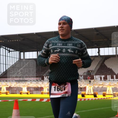 08.12.2024 - St. Pauli X-Mass-Run No. 14 Yannick Fuchs http://msf.ph/oto/7472017 08.12.2024 09:51:07 Ziel 2, 1607 meine-sportfotos.de