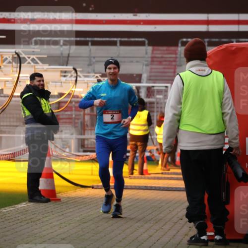 08.12.2024 - St. Pauli X-Mass-Run No. 14 Yannick Fuchs http://msf.ph/oto/7472024 08.12.2024 09:51:12 Ziel 2, 1607, 3309 meine-sportfotos.de