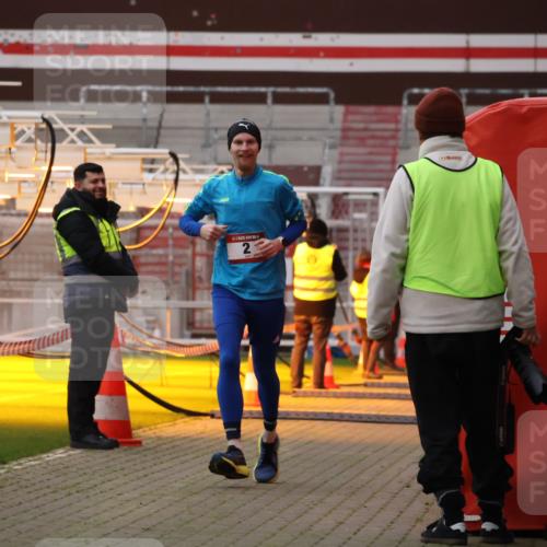 08.12.2024 - St. Pauli X-Mass-Run No. 14 Yannick Fuchs http://msf.ph/oto/7472028 08.12.2024 09:51:12 Ziel 2, 1607, 3309 meine-sportfotos.de