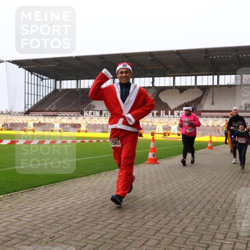 08.12.2024 - St. Pauli X-Mass-Run No. 14 Yannick Fuchs http://msf.ph/oto/7472035 08.12.2024 10:06:19 Ziel 40, 65, 78, 696, 1013, 1016, 1068, 1232, 1563, 2894, 3006 meine-sportfotos.de
