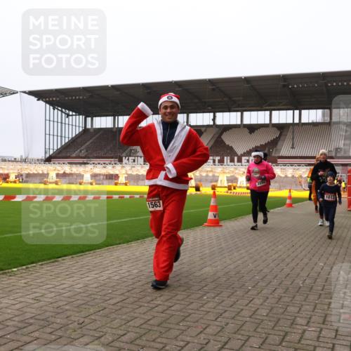 08.12.2024 - St. Pauli X-Mass-Run No. 14 Yannick Fuchs http://msf.ph/oto/7472038 08.12.2024 10:06:19 Ziel 40, 65, 78, 696, 1013, 1016, 1068, 1232, 1563, 2894, 3006 meine-sportfotos.de