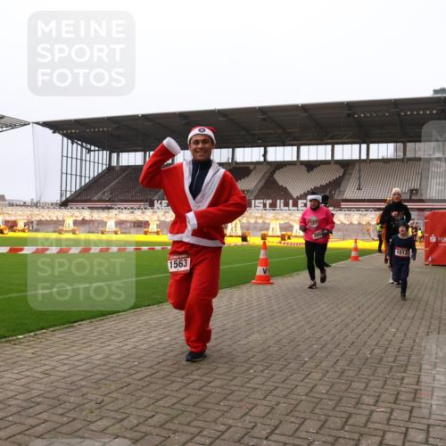 08.12.2024 - St. Pauli X-Mass-Run No. 14 Yannick Fuchs http://msf.ph/oto/7472044 08.12.2024 10:06:19 Ziel 40, 65, 78, 696, 1013, 1016, 1068, 1232, 1563, 2894, 3006 meine-sportfotos.de