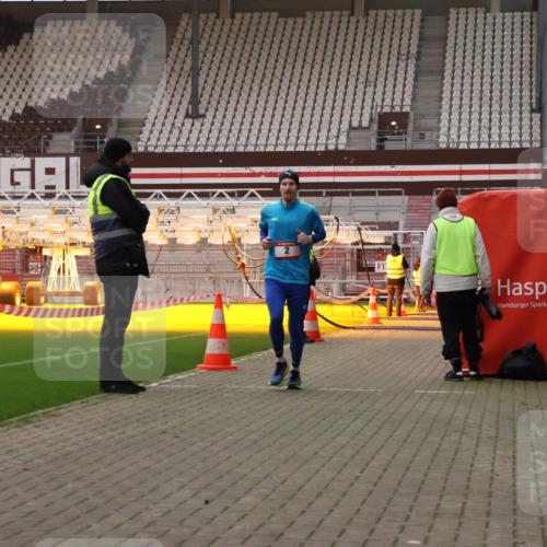 08.12.2024 - St. Pauli X-Mass-Run No. 14 Yannick Fuchs http://msf.ph/oto/7472047 08.12.2024 09:51:14 Ziel 2, 1607, 3309 meine-sportfotos.de