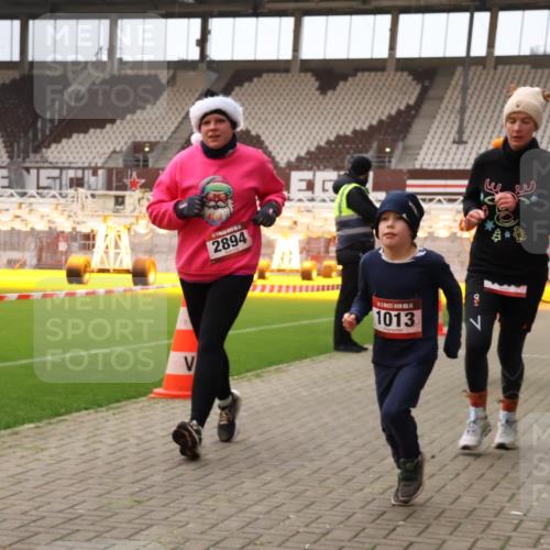 08.12.2024 - St. Pauli X-Mass-Run No. 14 Yannick Fuchs http://msf.ph/oto/7472058 08.12.2024 10:06:20 Ziel 40, 65, 78, 696, 1013, 1016, 1232, 1563, 2894, 3006 meine-sportfotos.de