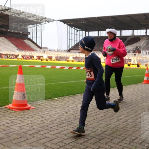 08.12.2024 - St. Pauli X-Mass-Run No. 14 Yannick Fuchs http://msf.ph/oto/7472075 08.12.2024 10:06:21 Ziel 40, 65, 78, 696, 1013, 1016, 1232, 1563, 2894, 3006 meine-sportfotos.de