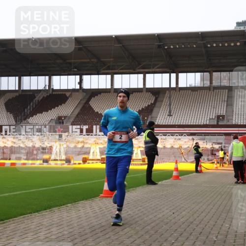 08.12.2024 - St. Pauli X-Mass-Run No. 14 Yannick Fuchs http://msf.ph/oto/7472081 08.12.2024 09:51:16 Ziel 2, 1607, 2757, 3309 meine-sportfotos.de