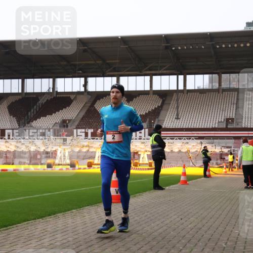08.12.2024 - St. Pauli X-Mass-Run No. 14 Yannick Fuchs http://msf.ph/oto/7472086 08.12.2024 09:51:16 Ziel 2, 1607, 2757, 3309 meine-sportfotos.de