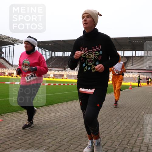 08.12.2024 - St. Pauli X-Mass-Run No. 14 Yannick Fuchs http://msf.ph/oto/7472089 08.12.2024 10:06:22 Ziel 40, 65, 78, 529, 696, 1013, 1016, 1232, 1563, 2894, 3006, 3257 meine-sportfotos.de