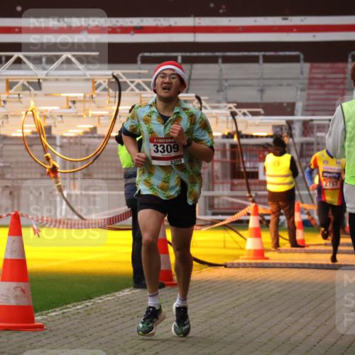 08.12.2024 - St. Pauli X-Mass-Run No. 14 Yannick Fuchs http://msf.ph/oto/7472117 08.12.2024 09:51:26 Ziel 1607, 2757, 3309 meine-sportfotos.de