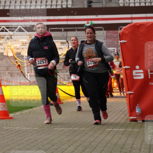 08.12.2024 - St. Pauli X-Mass-Run No. 14 Yannick Fuchs http://msf.ph/oto/7472131 08.12.2024 10:06:30 Ziel 78, 529, 696, 885, 890, 1013, 1016, 1563, 2894, 3257, 3259 meine-sportfotos.de