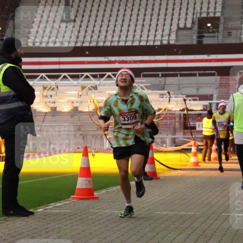 08.12.2024 - St. Pauli X-Mass-Run No. 14 Yannick Fuchs http://msf.ph/oto/7472134 08.12.2024 09:51:27 Ziel 2757, 3309 meine-sportfotos.de