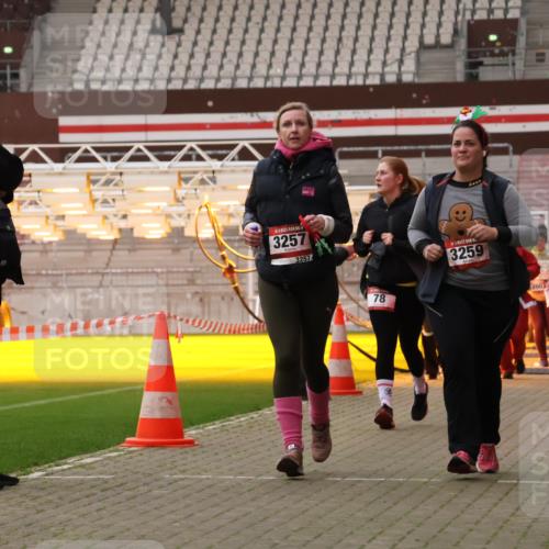 08.12.2024 - St. Pauli X-Mass-Run No. 14 Yannick Fuchs http://msf.ph/oto/7472135 08.12.2024 10:06:30 Ziel 78, 529, 696, 885, 890, 1013, 1016, 1563, 2894, 3257, 3259 meine-sportfotos.de