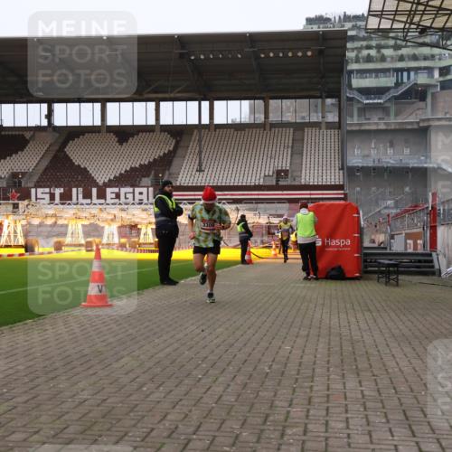 08.12.2024 - St. Pauli X-Mass-Run No. 14 Yannick Fuchs http://msf.ph/oto/7472140 08.12.2024 09:51:28 Ziel 2757, 3309 meine-sportfotos.de