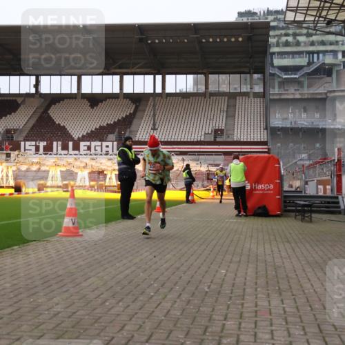 08.12.2024 - St. Pauli X-Mass-Run No. 14 Yannick Fuchs http://msf.ph/oto/7472145 08.12.2024 09:51:28 Ziel 2757, 3309 meine-sportfotos.de