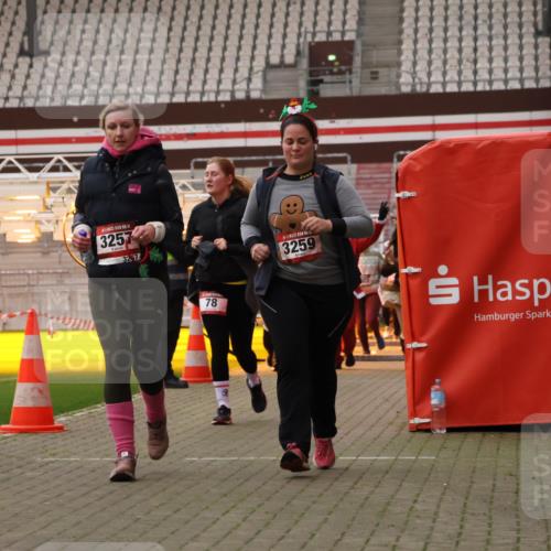 08.12.2024 - St. Pauli X-Mass-Run No. 14 Yannick Fuchs http://msf.ph/oto/7472147 08.12.2024 10:06:31 Ziel 78, 529, 696, 698, 885, 890, 1016, 2894, 3257, 3259 meine-sportfotos.de