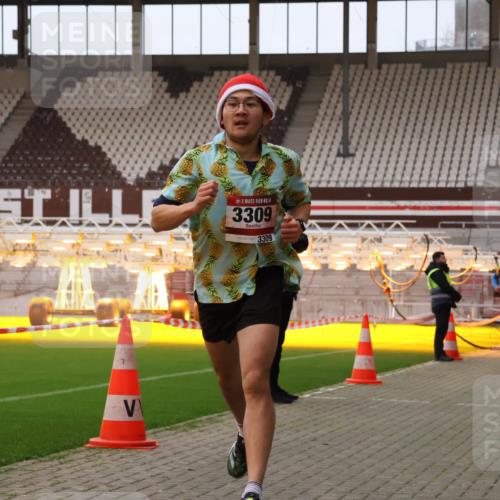 08.12.2024 - St. Pauli X-Mass-Run No. 14 Yannick Fuchs http://msf.ph/oto/7472150 08.12.2024 09:51:29 Ziel 2757, 3309 meine-sportfotos.de
