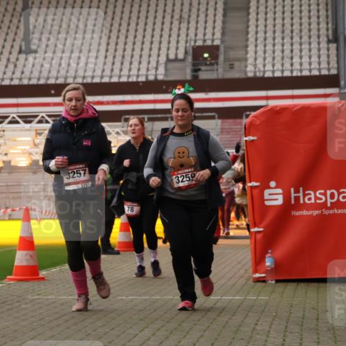 08.12.2024 - St. Pauli X-Mass-Run No. 14 Yannick Fuchs http://msf.ph/oto/7472152 08.12.2024 10:06:31 Ziel 78, 529, 696, 698, 885, 890, 1016, 2894, 3257, 3259 meine-sportfotos.de