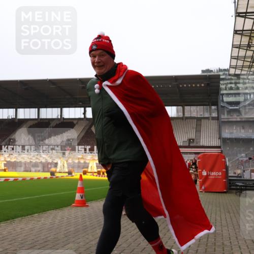 08.12.2024 - St. Pauli X-Mass-Run No. 14 Yannick Fuchs http://msf.ph/oto/7472167 08.12.2024 10:06:34 Ziel 78, 529, 621, 698, 795, 885, 890, 1424, 1786, 2751, 2894, 3257, 3259 meine-sportfotos.de