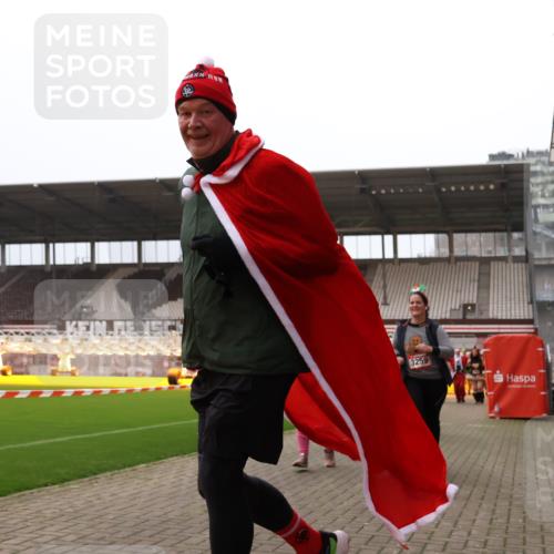 08.12.2024 - St. Pauli X-Mass-Run No. 14 Yannick Fuchs http://msf.ph/oto/7472173 08.12.2024 10:06:34 Ziel 78, 529, 621, 698, 795, 885, 890, 1424, 1786, 2751, 2894, 3257, 3259 meine-sportfotos.de