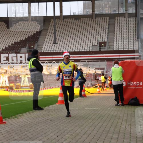 08.12.2024 - St. Pauli X-Mass-Run No. 14 Yannick Fuchs http://msf.ph/oto/7472204 08.12.2024 09:51:32 Ziel 2757, 3309 meine-sportfotos.de