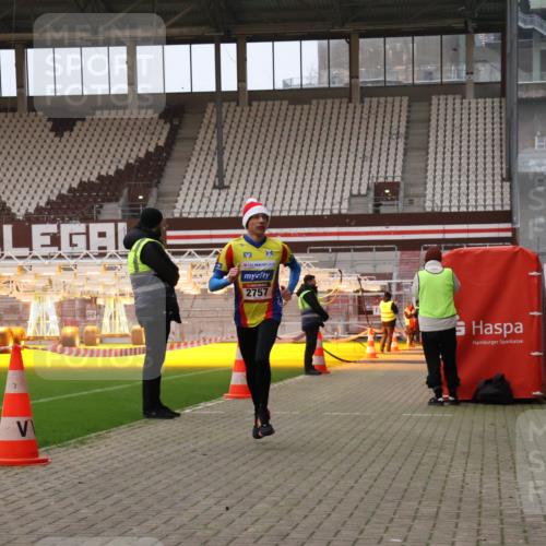 08.12.2024 - St. Pauli X-Mass-Run No. 14 Yannick Fuchs http://msf.ph/oto/7472210 08.12.2024 09:51:33 Ziel 2757, 3309 meine-sportfotos.de