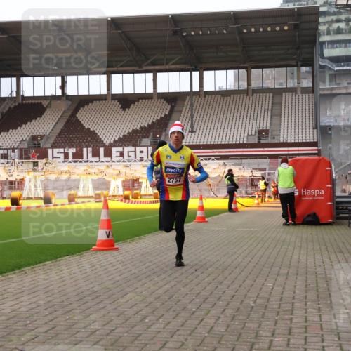 08.12.2024 - St. Pauli X-Mass-Run No. 14 Yannick Fuchs http://msf.ph/oto/7472220 08.12.2024 09:51:33 Ziel 2757, 3309 meine-sportfotos.de