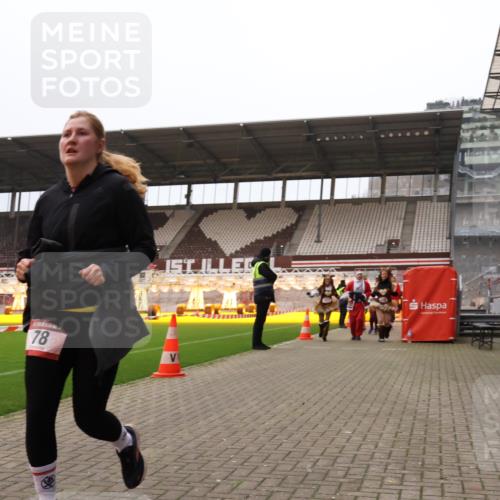 08.12.2024 - St. Pauli X-Mass-Run No. 14 Yannick Fuchs http://msf.ph/oto/7472225 08.12.2024 10:06:37 Ziel 78, 529, 621, 698, 795, 885, 890, 1424, 1786, 2003, 2751, 2755, 3257, 3259 meine-sportfotos.de