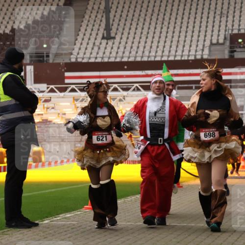 08.12.2024 - St. Pauli X-Mass-Run No. 14 Yannick Fuchs http://msf.ph/oto/7472228 08.12.2024 10:06:39 Ziel 78, 529, 621, 698, 795, 885, 890, 1424, 1786, 2003, 2751, 2755, 3257, 3259, 3337 meine-sportfotos.de