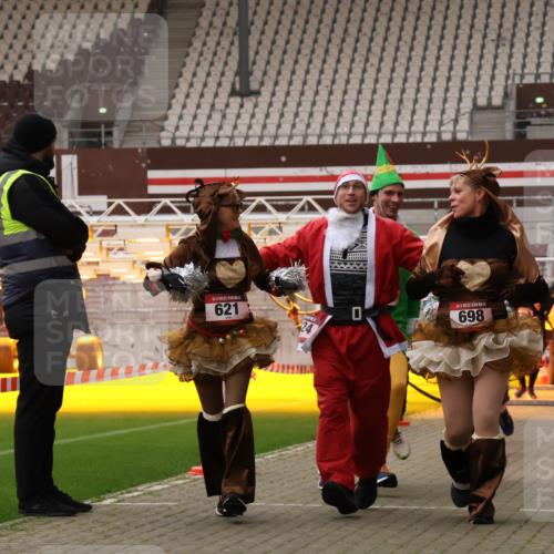 08.12.2024 - St. Pauli X-Mass-Run No. 14 Yannick Fuchs http://msf.ph/oto/7472230 08.12.2024 10:06:39 Ziel 78, 529, 621, 698, 795, 885, 890, 1424, 1786, 2003, 2751, 2755, 3257, 3259, 3337 meine-sportfotos.de