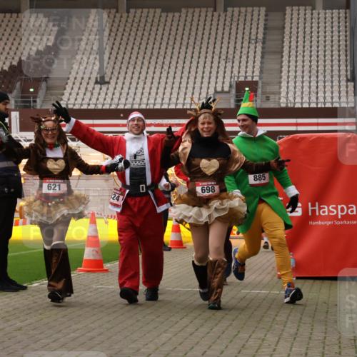 08.12.2024 - St. Pauli X-Mass-Run No. 14 Yannick Fuchs http://msf.ph/oto/7472241 08.12.2024 10:06:40 Ziel 78, 529, 621, 698, 719, 795, 885, 890, 1424, 1786, 2003, 2751, 2755, 3257, 3259, 3337 meine-sportfotos.de