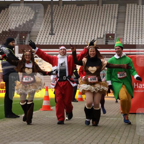 08.12.2024 - St. Pauli X-Mass-Run No. 14 Yannick Fuchs http://msf.ph/oto/7472248 08.12.2024 10:06:40 Ziel 78, 529, 621, 698, 719, 795, 885, 890, 1424, 1786, 2003, 2751, 2755, 3257, 3259, 3337 meine-sportfotos.de