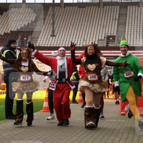 08.12.2024 - St. Pauli X-Mass-Run No. 14 Yannick Fuchs http://msf.ph/oto/7472255 08.12.2024 10:06:40 Ziel 78, 529, 621, 698, 719, 795, 885, 890, 1424, 1786, 2003, 2751, 2755, 3257, 3259, 3337 meine-sportfotos.de