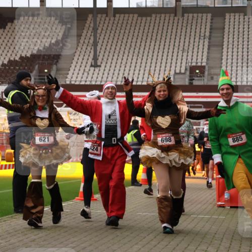 08.12.2024 - St. Pauli X-Mass-Run No. 14 Yannick Fuchs http://msf.ph/oto/7472258 08.12.2024 10:06:40 Ziel 78, 529, 621, 698, 719, 795, 885, 890, 1424, 1786, 2003, 2751, 2755, 3257, 3259, 3337 meine-sportfotos.de