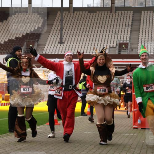 08.12.2024 - St. Pauli X-Mass-Run No. 14 Yannick Fuchs http://msf.ph/oto/7472261 08.12.2024 10:06:40 Ziel 78, 529, 621, 698, 719, 795, 885, 890, 1424, 1786, 2003, 2751, 2755, 3257, 3259, 3337 meine-sportfotos.de