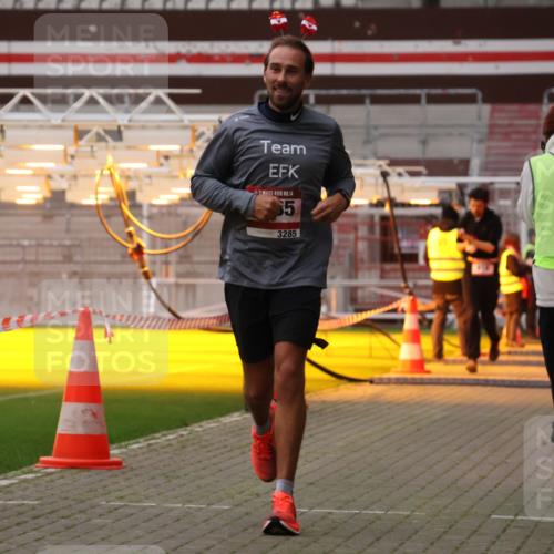 08.12.2024 - St. Pauli X-Mass-Run No. 14 Yannick Fuchs http://msf.ph/oto/7472283 08.12.2024 09:51:45 Ziel 918, 2763, 3285 meine-sportfotos.de