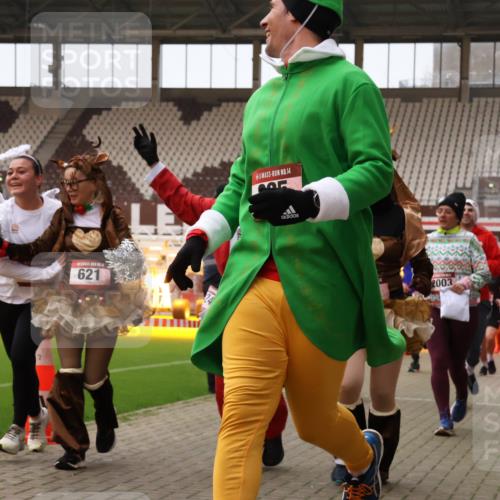 08.12.2024 - St. Pauli X-Mass-Run No. 14 Yannick Fuchs http://msf.ph/oto/7472343 08.12.2024 10:06:42 Ziel 78, 529, 621, 698, 719, 795, 885, 890, 1424, 1786, 2003, 2751, 2755, 3257, 3259, 3337 meine-sportfotos.de