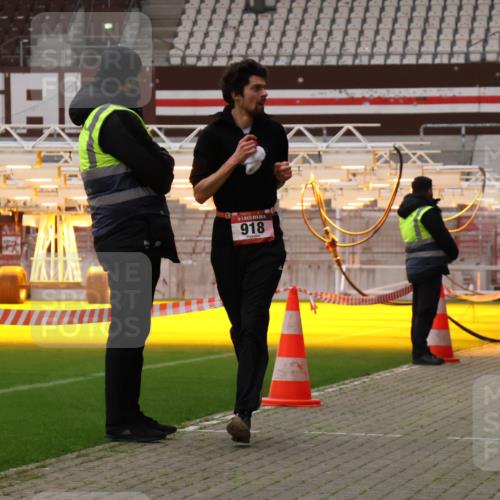 08.12.2024 - St. Pauli X-Mass-Run No. 14 Yannick Fuchs http://msf.ph/oto/7472367 08.12.2024 09:51:53 Ziel 36, 918, 2763, 3285 meine-sportfotos.de