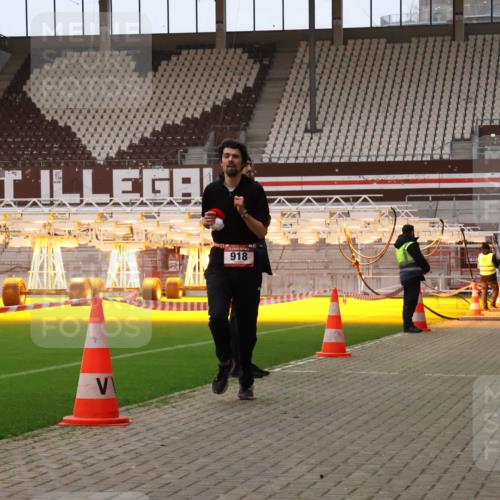 08.12.2024 - St. Pauli X-Mass-Run No. 14 Yannick Fuchs http://msf.ph/oto/7472378 08.12.2024 09:51:54 Ziel 36, 918, 2763, 3285 meine-sportfotos.de