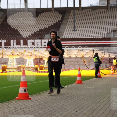 08.12.2024 - St. Pauli X-Mass-Run No. 14 Yannick Fuchs http://msf.ph/oto/7472382 08.12.2024 09:51:54 Ziel 36, 918, 2763, 3285 meine-sportfotos.de