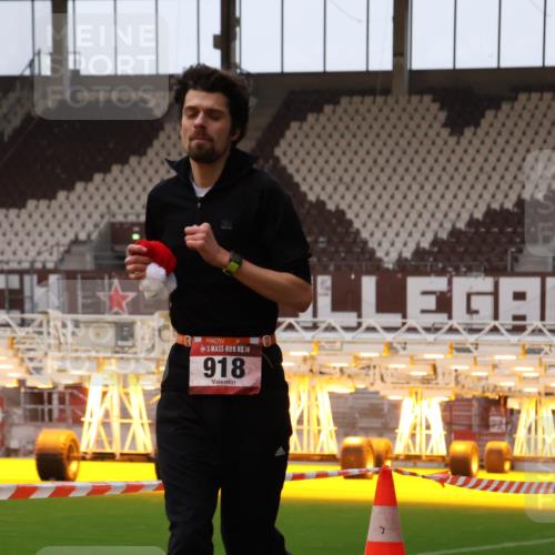 08.12.2024 - St. Pauli X-Mass-Run No. 14 Yannick Fuchs http://msf.ph/oto/7472403 08.12.2024 09:51:56 Ziel 36, 918, 2763, 3285 meine-sportfotos.de