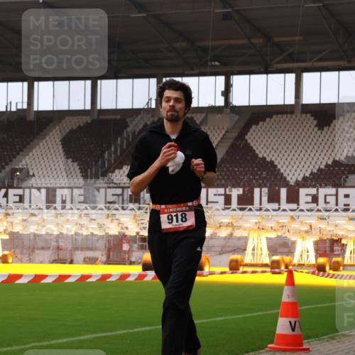 08.12.2024 - St. Pauli X-Mass-Run No. 14 Yannick Fuchs http://msf.ph/oto/7472406 08.12.2024 09:51:56 Ziel 36, 918, 2763, 3285 meine-sportfotos.de