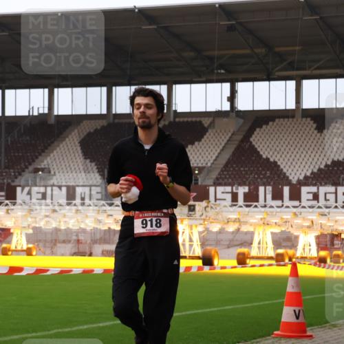08.12.2024 - St. Pauli X-Mass-Run No. 14 Yannick Fuchs http://msf.ph/oto/7472416 08.12.2024 09:51:56 Ziel 36, 918, 2763, 3285 meine-sportfotos.de