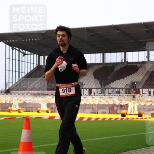 08.12.2024 - St. Pauli X-Mass-Run No. 14 Yannick Fuchs http://msf.ph/oto/7472422 08.12.2024 09:51:57 Ziel 36, 918, 2763, 3285 meine-sportfotos.de