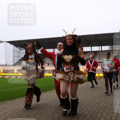 08.12.2024 - St. Pauli X-Mass-Run No. 14 Yannick Fuchs http://msf.ph/oto/7472424 08.12.2024 10:06:44 Ziel 78, 529, 621, 698, 719, 795, 885, 890, 1424, 1786, 1940, 2003, 2751, 2755, 3083, 3257, 3259, 3337, 3343 meine-sportfotos.de