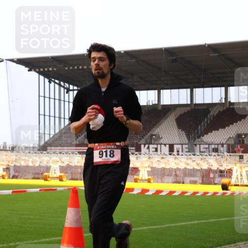 08.12.2024 - St. Pauli X-Mass-Run No. 14 Yannick Fuchs http://msf.ph/oto/7472426 08.12.2024 09:51:57 Ziel 36, 918, 2763, 3285 meine-sportfotos.de