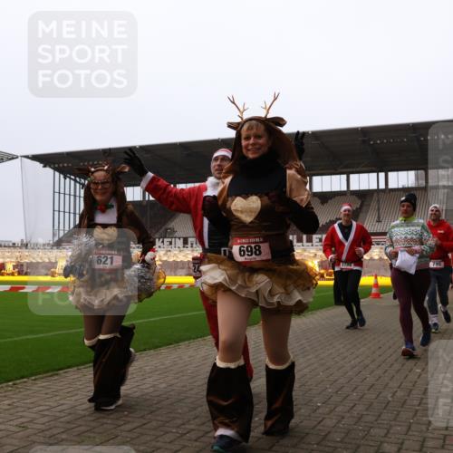 08.12.2024 - St. Pauli X-Mass-Run No. 14 Yannick Fuchs http://msf.ph/oto/7472427 08.12.2024 10:06:44 Ziel 78, 529, 621, 698, 719, 795, 885, 890, 1424, 1786, 1940, 2003, 2751, 2755, 3083, 3257, 3259, 3337, 3343 meine-sportfotos.de