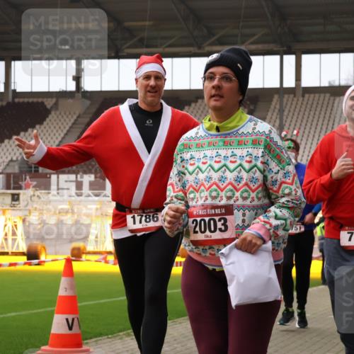 08.12.2024 - St. Pauli X-Mass-Run No. 14 Yannick Fuchs http://msf.ph/oto/7472443 08.12.2024 10:06:45 Ziel 529, 621, 698, 719, 795, 885, 890, 1424, 1786, 1940, 2003, 2062, 2751, 2755, 3083, 3257, 3259, 3337, 3343 meine-sportfotos.de