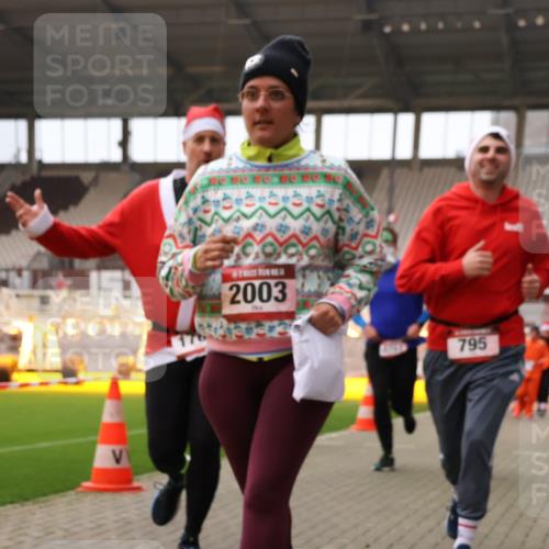 08.12.2024 - St. Pauli X-Mass-Run No. 14 Yannick Fuchs http://msf.ph/oto/7472453 08.12.2024 10:06:45 Ziel 529, 621, 698, 719, 795, 885, 890, 1424, 1786, 1940, 2003, 2062, 2751, 2755, 3083, 3257, 3259, 3337, 3343 meine-sportfotos.de