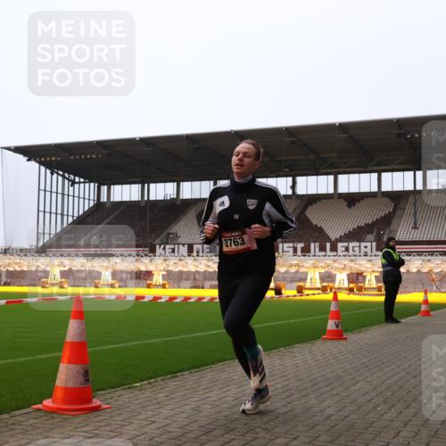 08.12.2024 - St. Pauli X-Mass-Run No. 14 Yannick Fuchs http://msf.ph/oto/7472483 08.12.2024 09:52:04 Ziel 36, 44, 918, 1921, 2763 meine-sportfotos.de